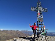 48 Alla croce di vetta del Pizzo Arera (2512 m)